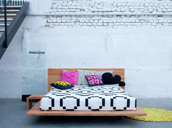 łóżko z drewna litego o unikalnym, niebanalnym designie. Łózko polskiego producenta Mazzivo