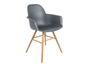 Albert Kuip Zuiver modne krzesło z podłokietnikami w kolorze ciemno szarym na jesionowych, drewnianych nogach. Designerski fotel stworzony do jadalni jak i komercyjnych wnętrz