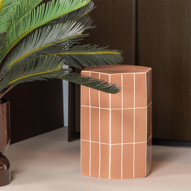Ceramiczny stolik boczny Plu przygaszony róż Woood