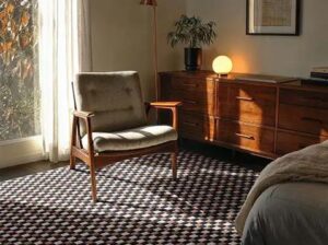 Dywan w czarno-szaro-brązową szachownicę Flicker Black Grey Brown 5018 Carpets & More