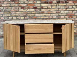 Komoda dębowa Arden z marmurowym blatem Mestiere Home