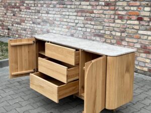 Komoda dębowa Arden z marmurowym blatem Mestiere Home