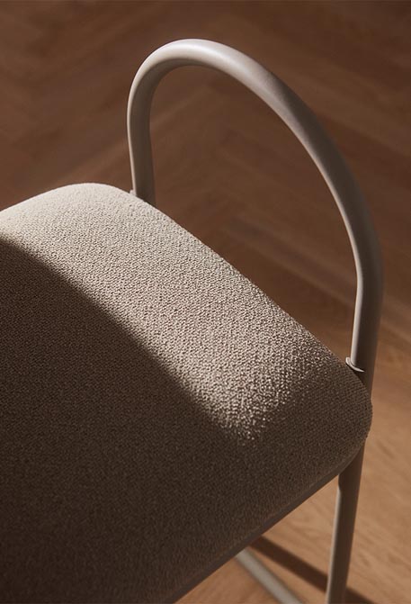 Krzesło Angui taupe boucle AYTM