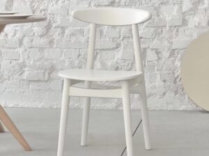 Krzesło do jadalni BIJU z litego drewna Ragaba