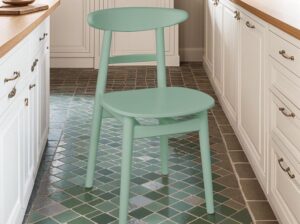 Krzesło do jadalni BIJU z litego drewna Ragaba