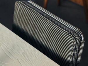 Krzesło do jadalni Endless monochromia w pasy HKliving