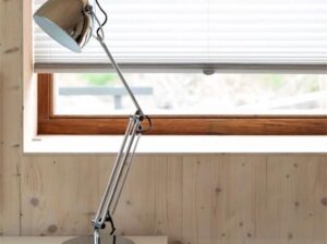 Lampa biurkowa Reader chrom Zuiver
