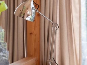 Lampa biurkowa Reader chrom Zuiver