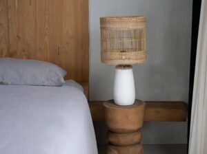 Lampa stołowa Kiska biała naturalna Bazar Bizar