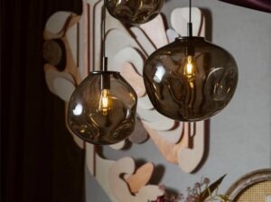 Lampa wisząca Avia Black przydymiona Kaspa