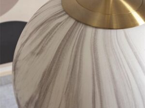 Lampa wisząca Carrara kula marmur/złoto It’s About RoMi