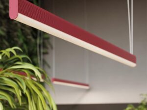 Lampa wisząca Farge różowa LED Thoro