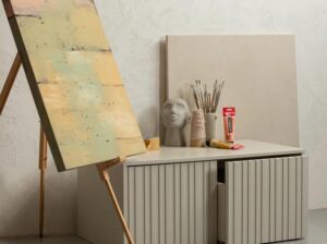 Ławka z szufladami Gravure z drewna sosnowego dust Woood