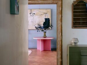 Okrągły stół do jadalni 130 cm malinowy HKliving