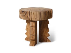 Rzeźbiony stołek drewniany HKliving