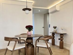 Stół dębowy okrągły z kulistą podstawą Arbo Mestiere Home