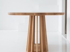 Stół owalny Vaso Tamm.