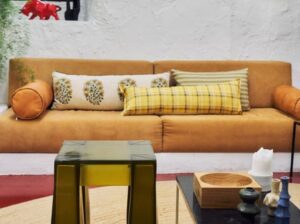 Stołek Resin żółty vintage HKliving