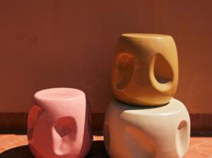 Stolik kawowy ceramiczny Currents shell HKliving