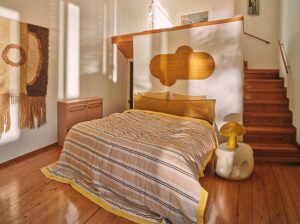 Stolik kawowy ceramiczny Currents shell HKliving